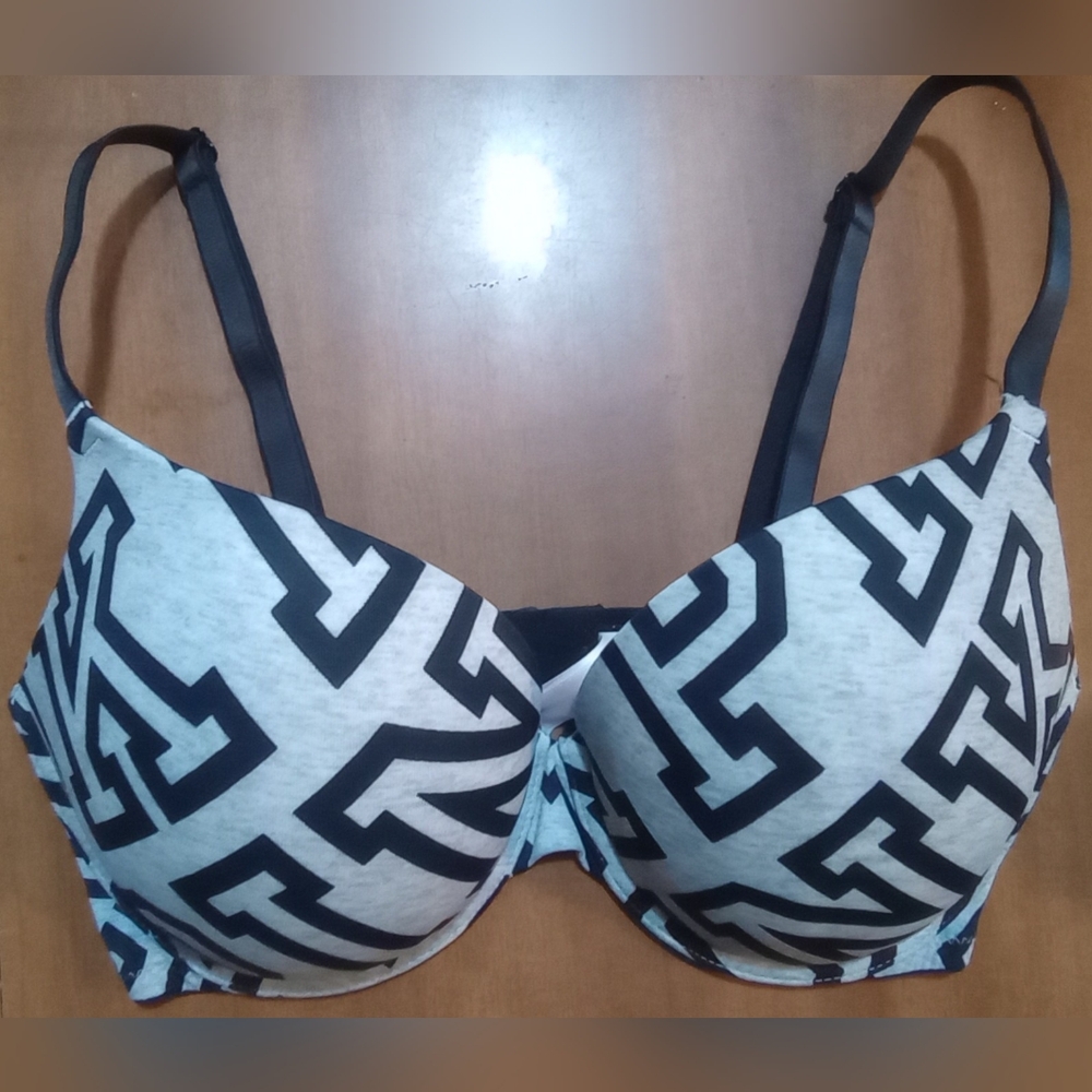 Victoria Secret Pink 34D Ultimate Push Up Under Wire NWOT